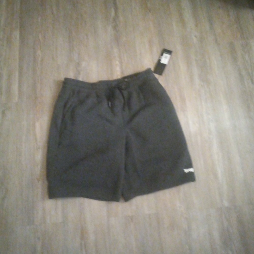 Workout Tapout "Maximum Range" Comfort Fit Shorts L Gray NWT Retail $60